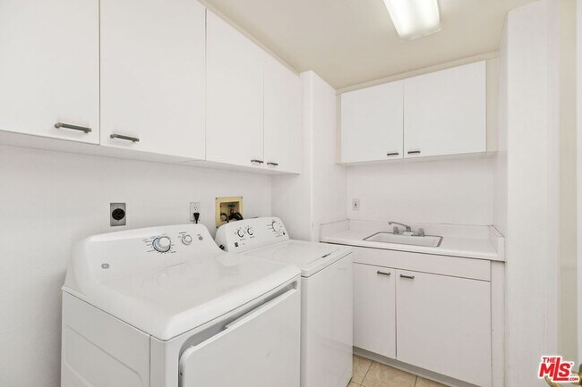 Building Photo - 11815 Folkstone Ln