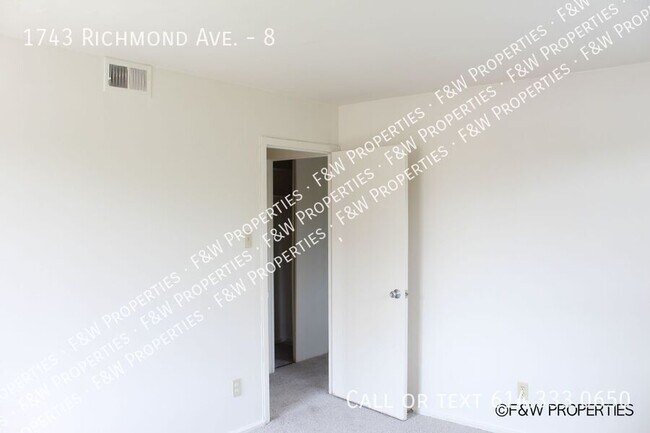 Building Photo - 1743 Richmond Ave