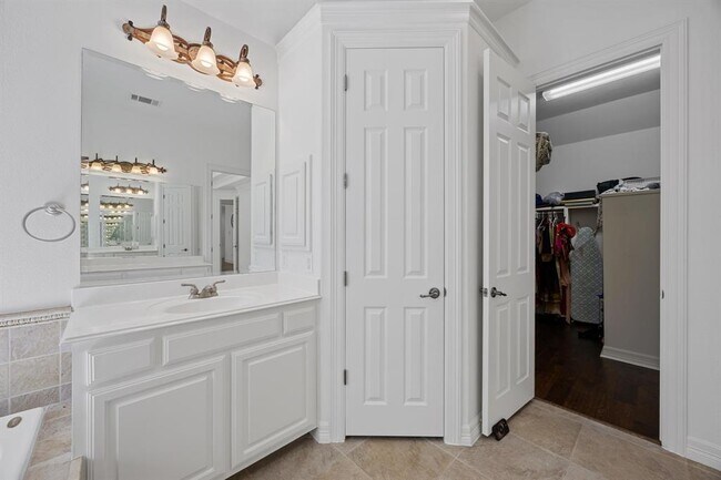 Building Photo - 1409 Vibar Cove