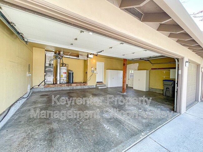 Building Photo - 6701 Tannahill Dr