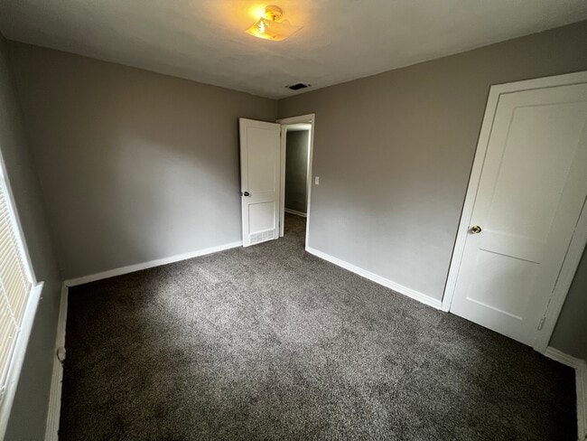 Building Photo - Campenella