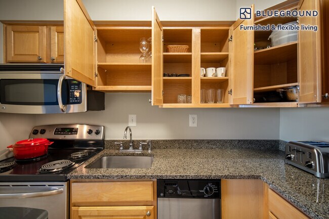 Building Photo - 1325 15th St NW