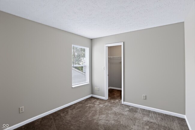 Building Photo - 5439 Lake Boggs St
