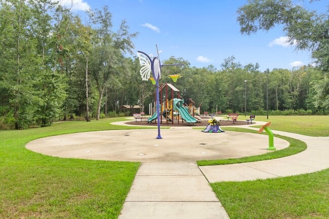Building Photo - Woodlands 4 bed 2 bath gem !