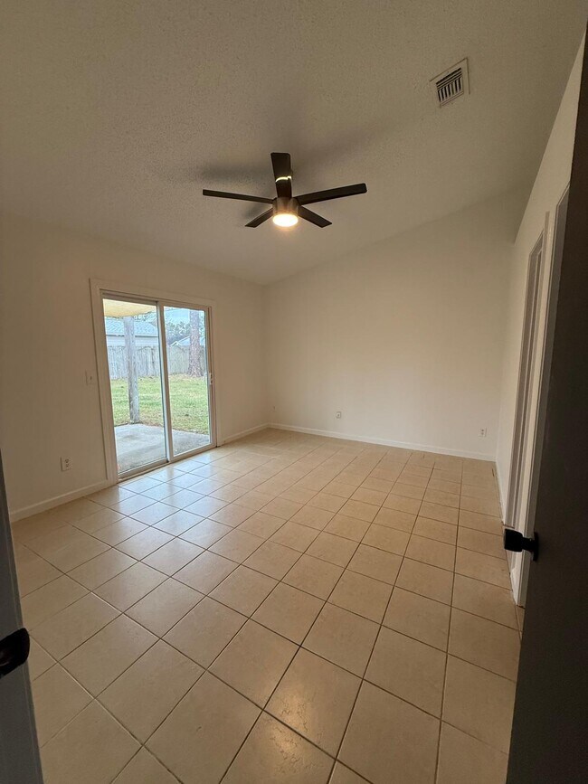 Building Photo - 11765 White Horse Rd