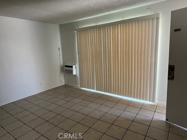 Building Photo - 686 E Cottonwood Rd