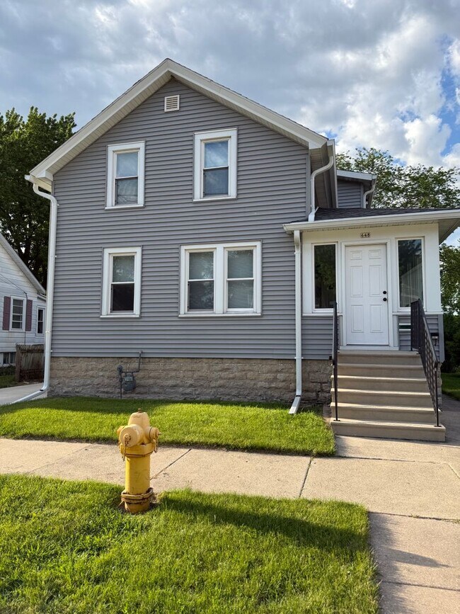 Building Photo - 648 W 10th Ave