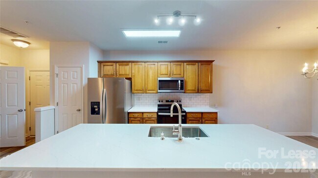 Building Photo - 14648 Via Sorrento Dr