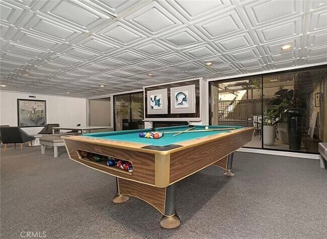 Building Photo - 750 Kings Rd