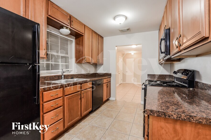 Building Photo - 1407 Chilean Ln