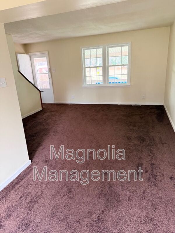 Building Photo - 226 Oak St