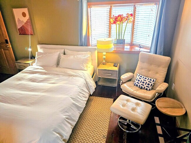 Building Photo - 152 Central Ave