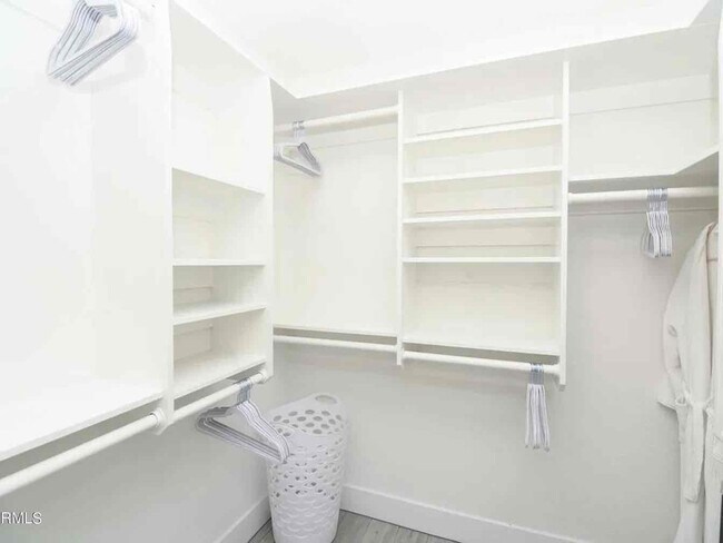 Building Photo - 6583 N 79th Pl