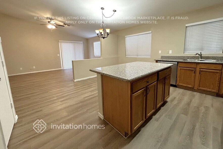 Building Photo - 9025 W Avalon Dr