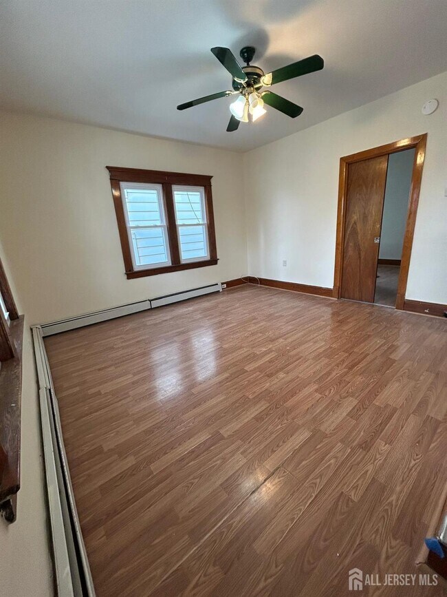 Building Photo - 124 William St