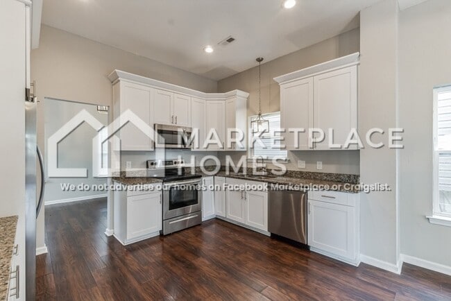 Building Photo - 2529 Tidewater Dr