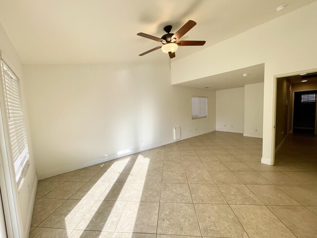 Building Photo - 79289 Paseo Del Rey