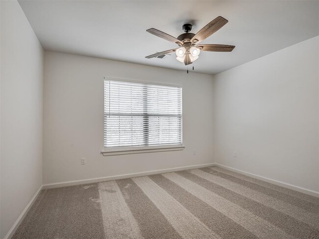 Building Photo - 8322 Robin Wy