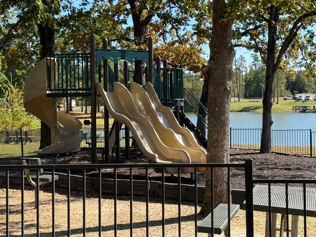 Building Photo - 11980 La Salle River Rd