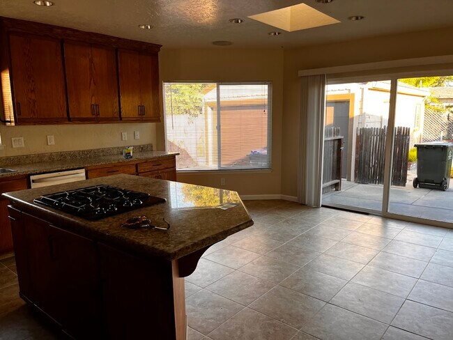 Building Photo - 143 Katherine Ave