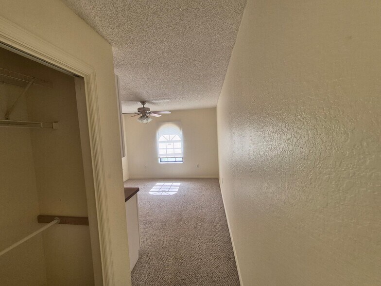 Building Photo - 4353 Azora Rd
