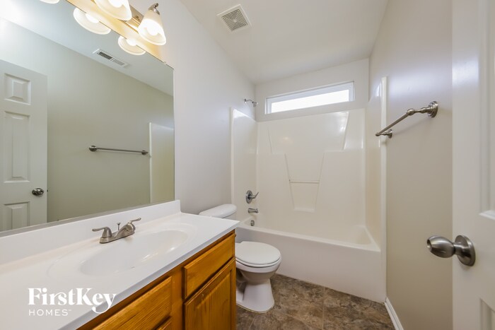 Building Photo - 1511 Pecan Ln