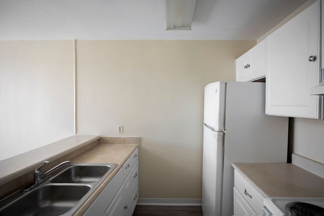 Building Photo - 2 Bedroom 2 Bathroom in Santa Clara Condo