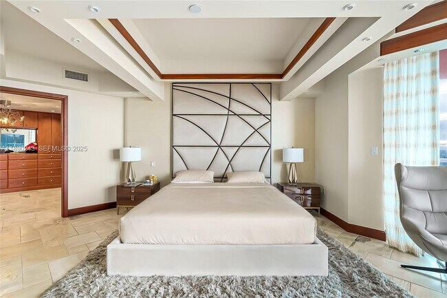 Building Photo - 2110 N Ocean Blvd