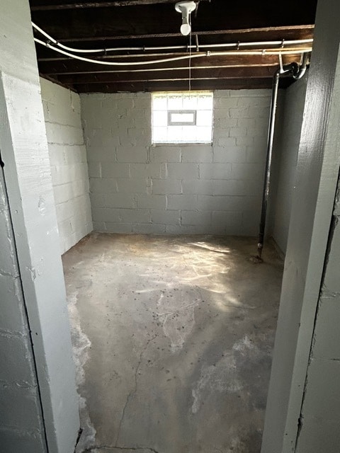 Building Photo - 634 Scranton Ave