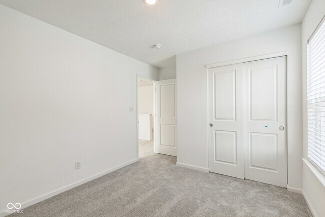 Building Photo - 3489 Briarwick Dr