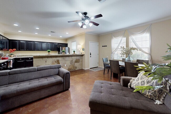 Building Photo - 303 Capps Dr