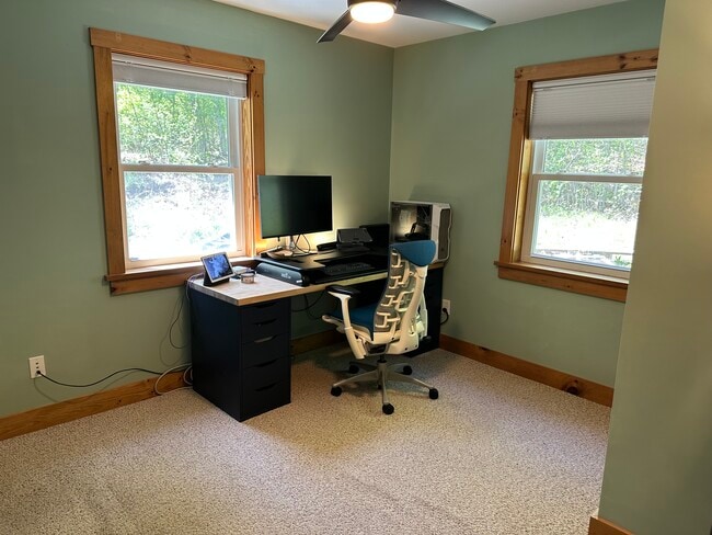 Building Photo - 657