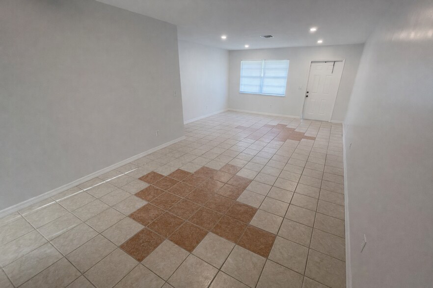 Living & Dining - 5010 Killarney Ave