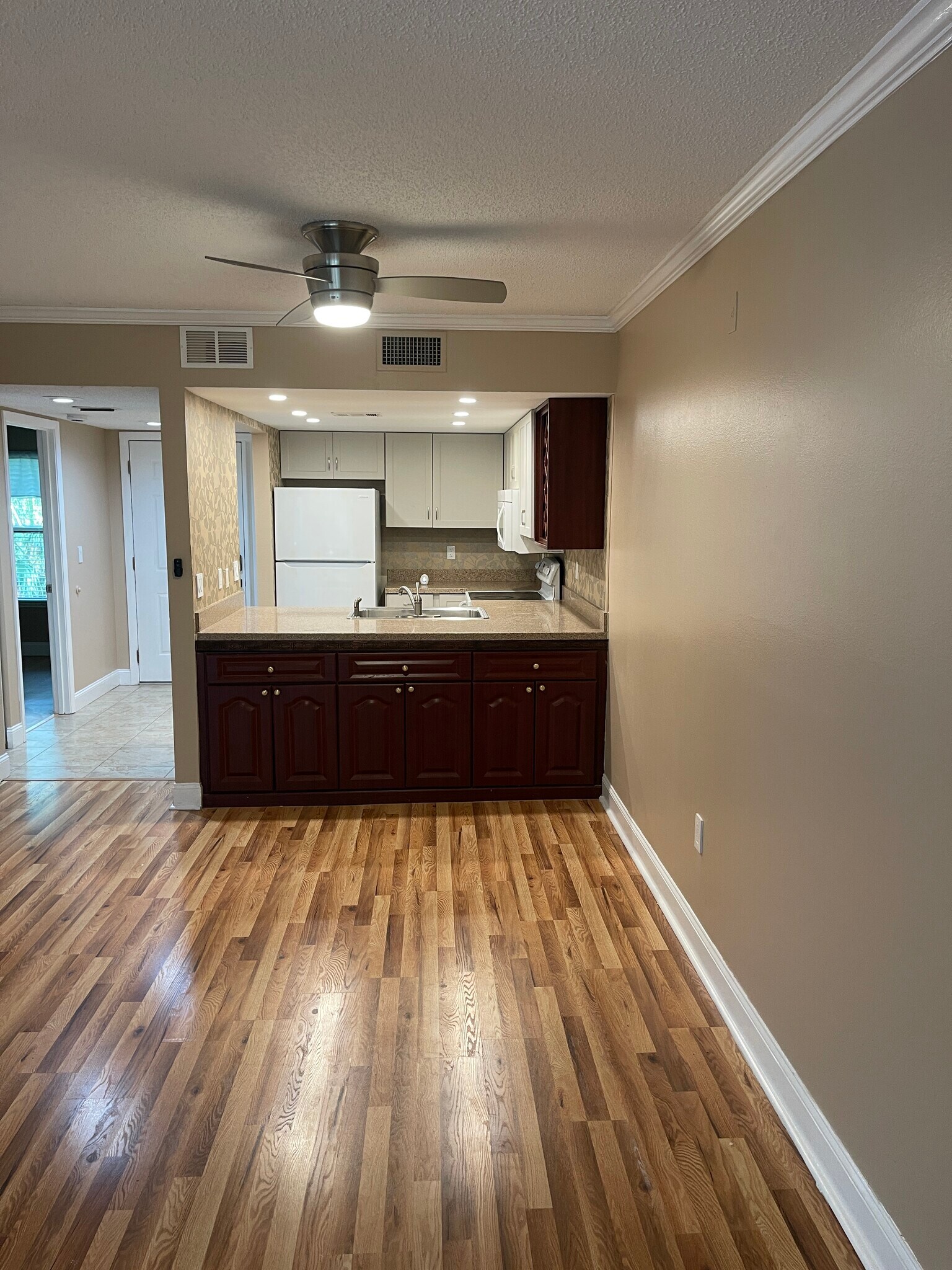 Building Photo - 4570 Ringwood Meadow