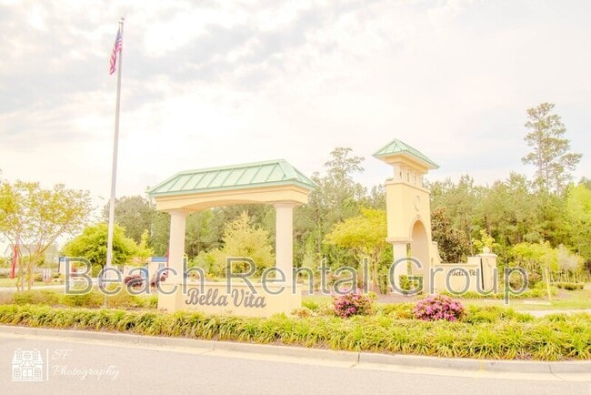 Building Photo - 1860 Villena Dr