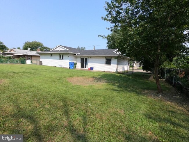 Building Photo - 436 Suffolk Dr