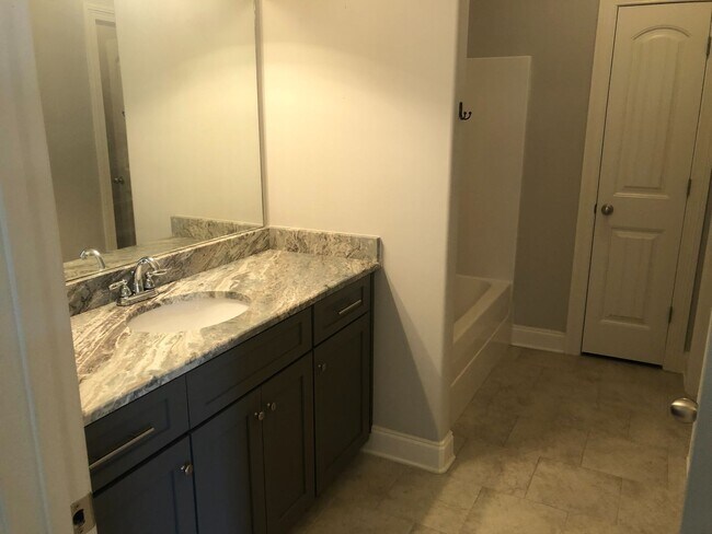 Building Photo - 4BR/4.5BA For Rent