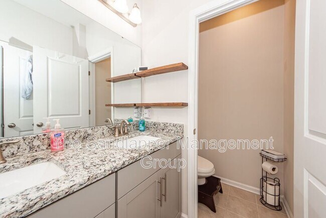 Building Photo - 139 Rowans Creek Dr