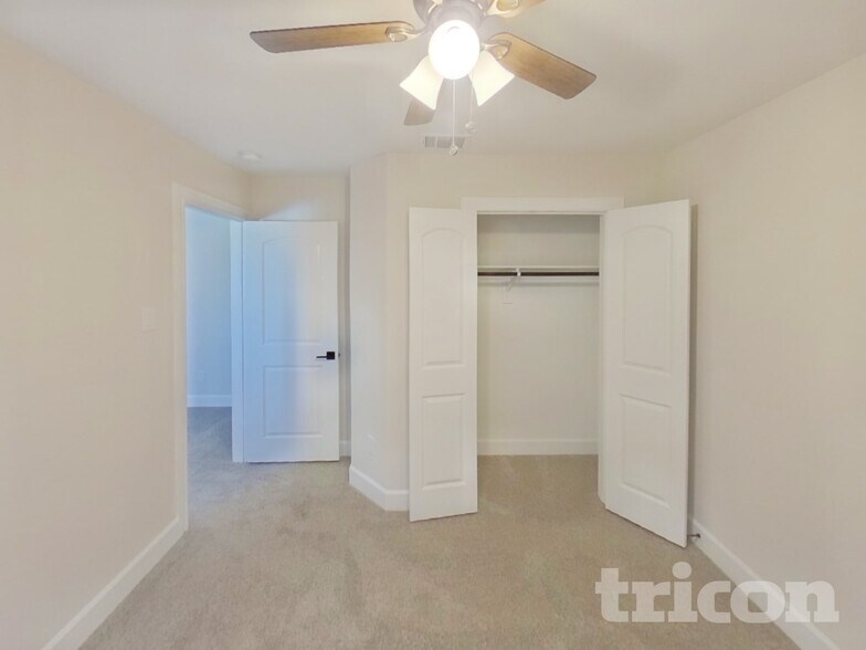 Building Photo - 1214 Dye Blvd