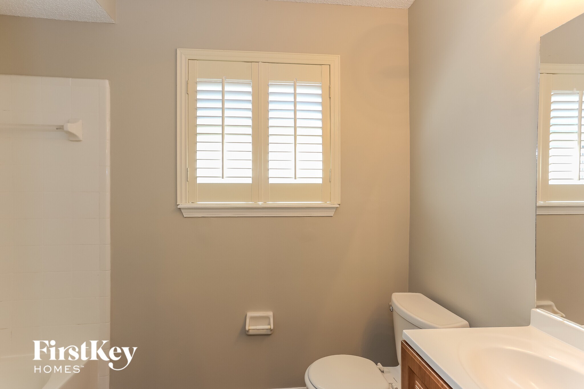 Building Photo - 1734 Chandelier Cir E