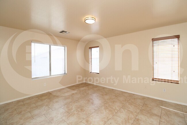 Building Photo - 6709 W Luke Ave