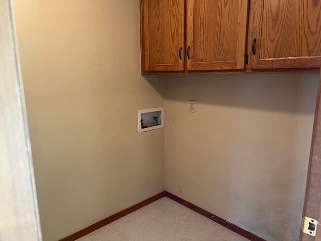 Building Photo - Soaring Ceilings in Lakewood Village Duplex