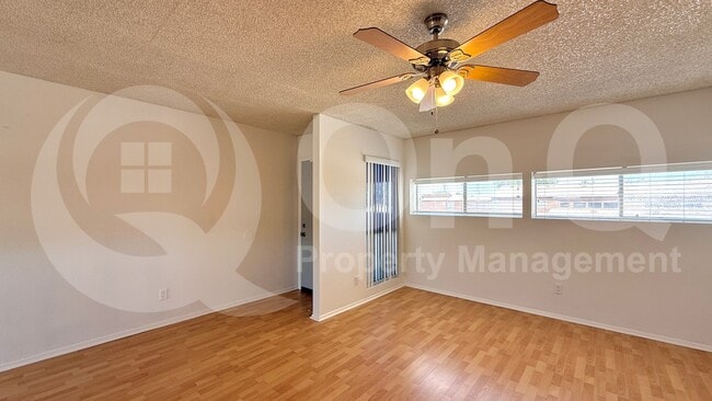Building Photo - 2673 E Oakleaf Dr