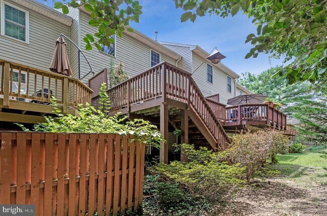 Building Photo - 616 Bellerive Ct