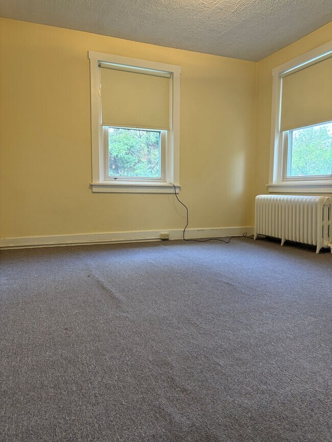 Building Photo - 936 Hamilton Pl