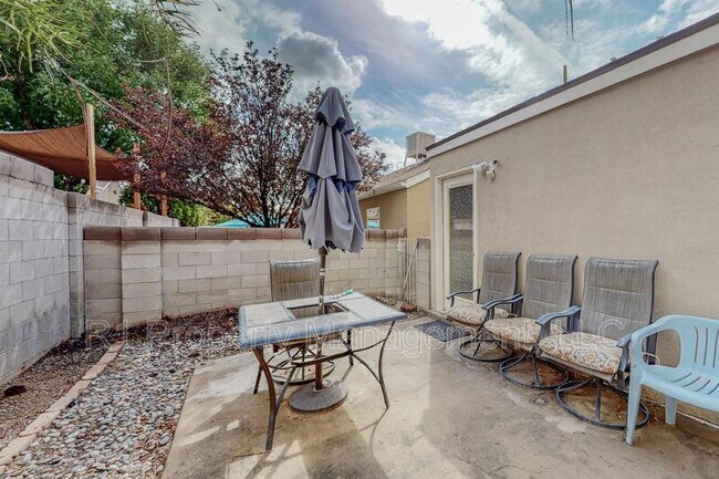 Building Photo - 10728 Hatch Dr NW
