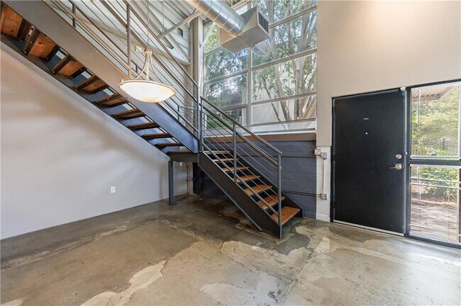 Building Photo - 400 Village Pkwy