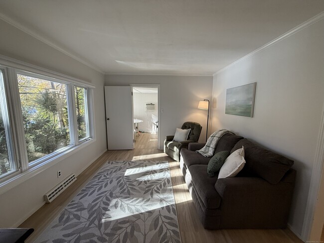 Building Photo - 11 Bogus Hill Rd