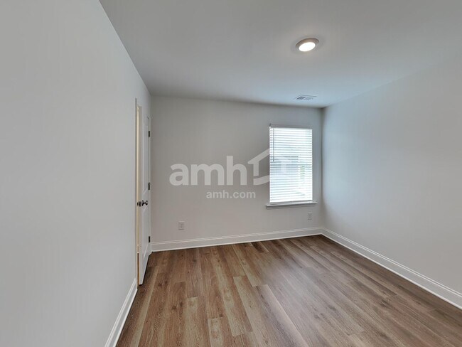 Building Photo - 1036 Highland Walk