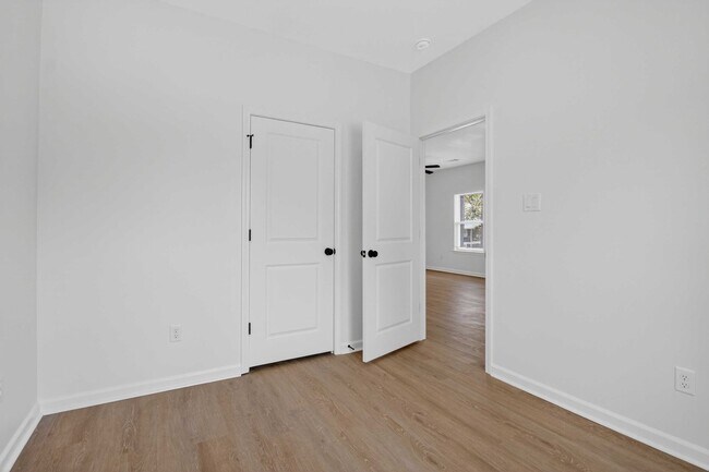 Building Photo - 2015-2017 Scotty Ct